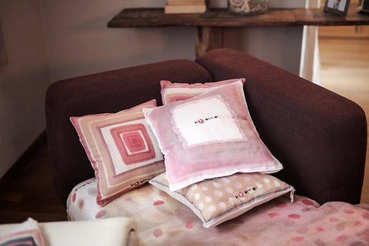 How to Choose the Perfect Throw Pillow for Your Modern Decor