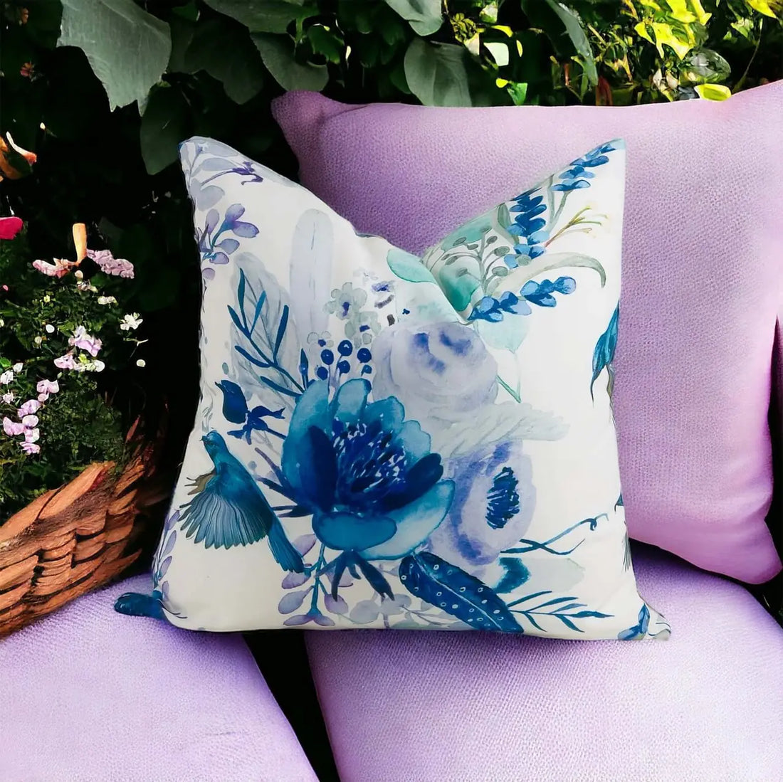 Choosing the Right Decorative Pillow Cover for Every Season